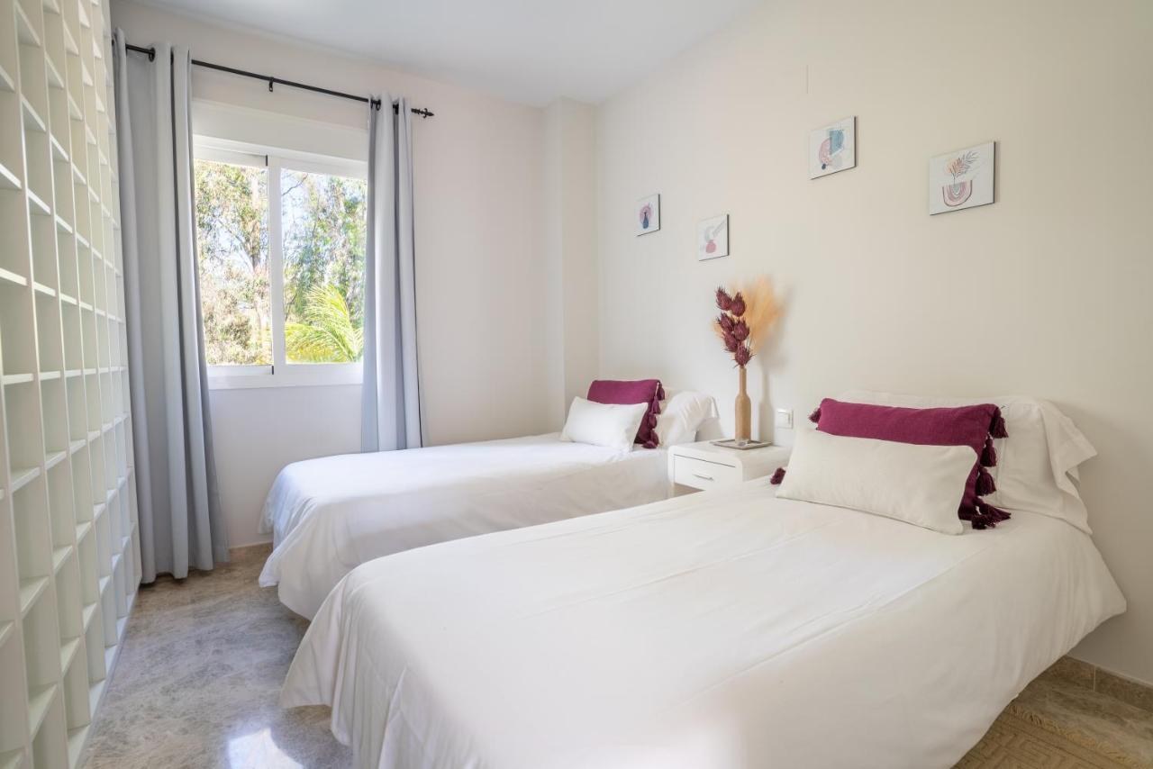 2Bdr Penthouse, Los Naranjos, W/Pool, 2Km P.Banus Marbella Eksteriør billede