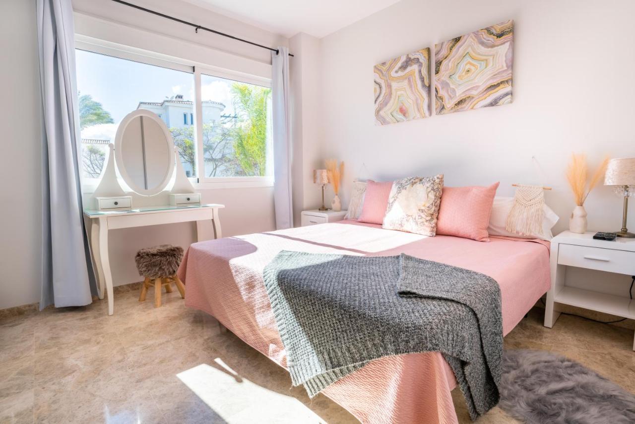 2Bdr Penthouse, Los Naranjos, W/Pool, 2Km P.Banus Marbella Eksteriør billede