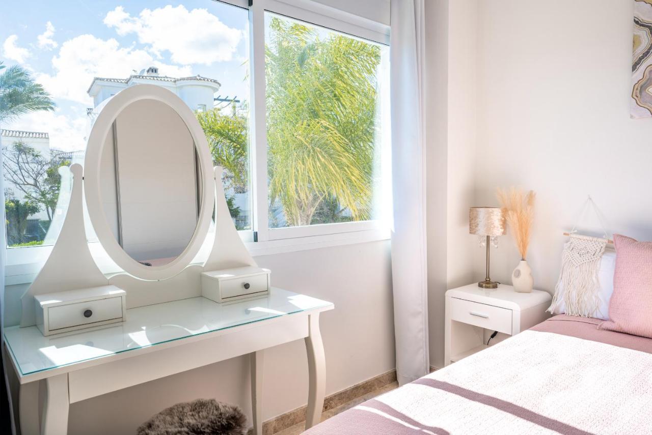 2Bdr Penthouse, Los Naranjos, W/Pool, 2Km P.Banus Marbella Eksteriør billede